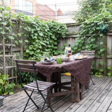5 Ways to Keep Flies Away from Your Patio Picnic